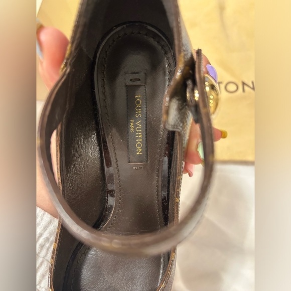 Louis Vuitton monogram (authentic) peep toe heel w/ Gold LV button - Picture 10 of 14